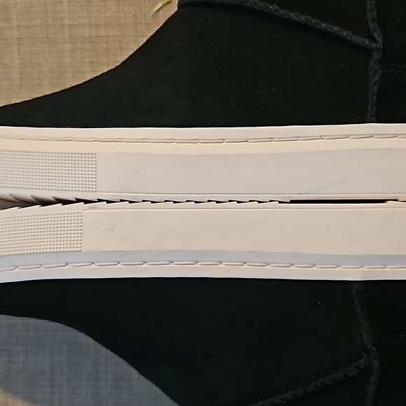 UGG Alameda Mini Boot - Picture 11 of 11